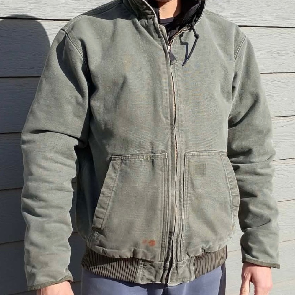 Debranded vintage Carhartt Jacket Moss Color, Medium Loose Fit, J130